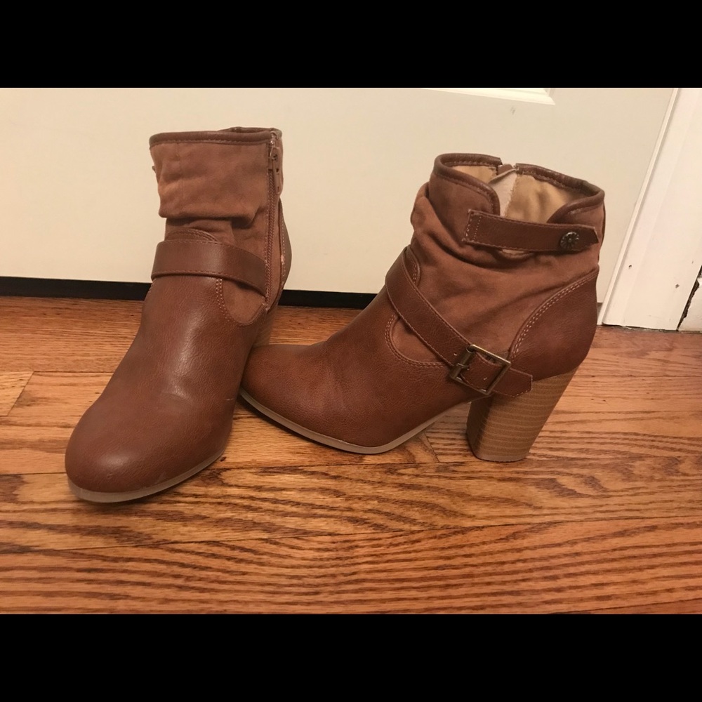 Qupid Brown Ankle Booties